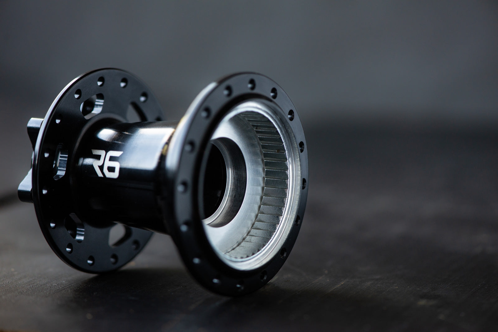 R6 Hub